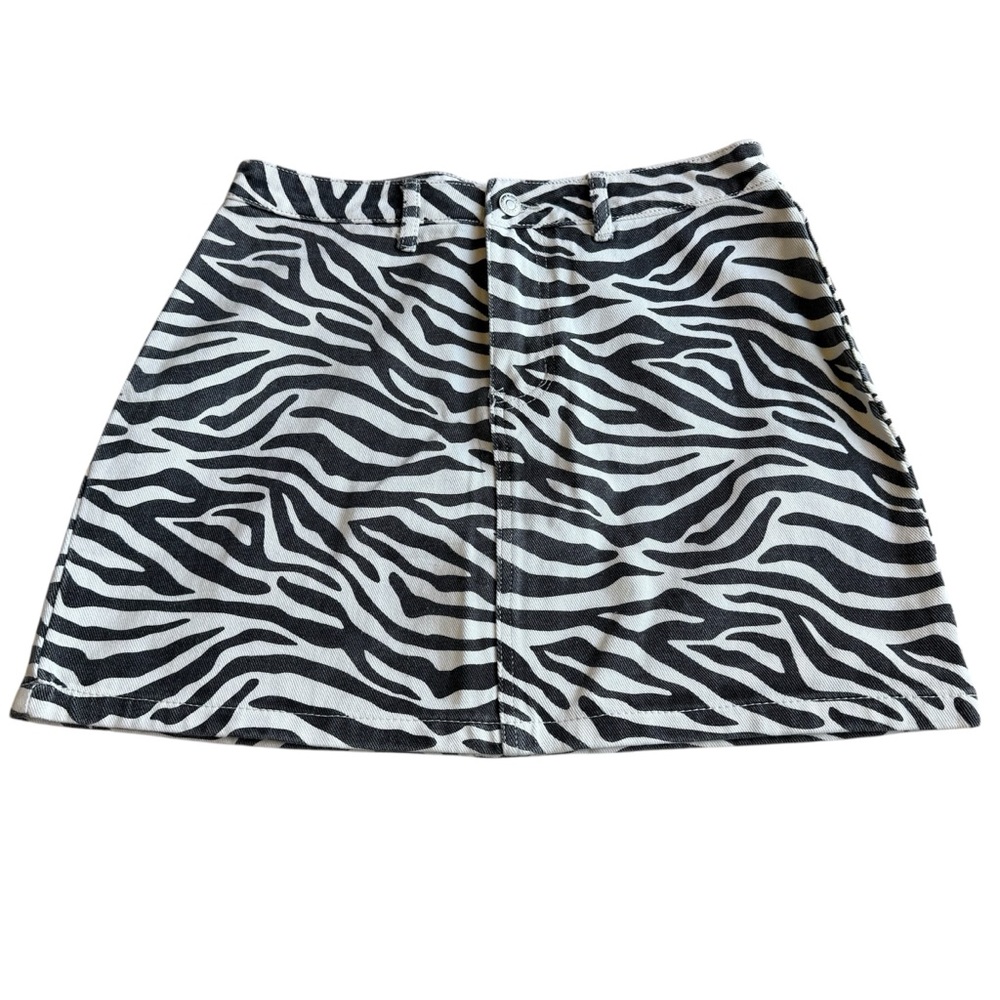 Signature8 Women’s Juniors Black and White Zebra Mini Skirt Size L Animal Print
